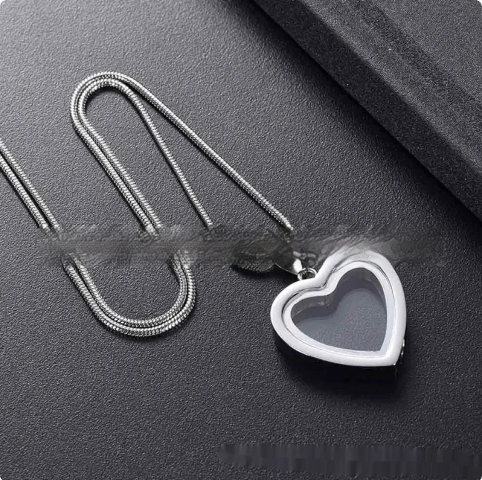 Heart-Shaped Memorial Necklace Glass Cremation Jewelry Necklace for Ashes Heart Memorial Locket Stainless Steel Keepsake Urn Ashes Pendant